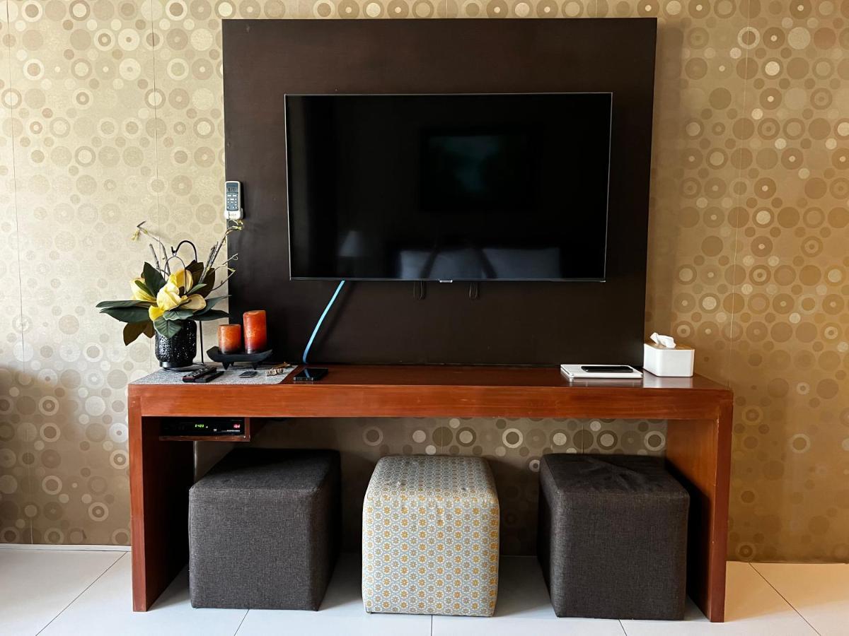 Bonel Condo At Pico De Loro Cutad ภายนอก รูปภาพ